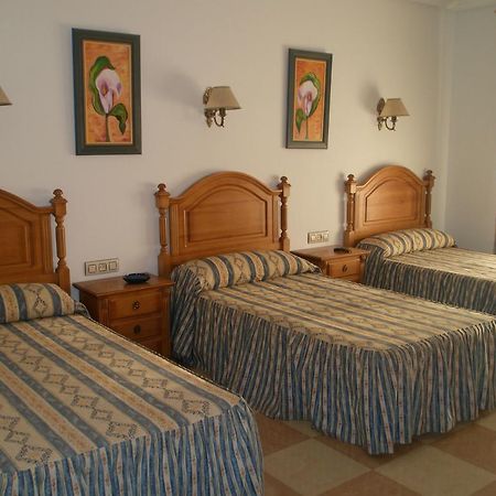 Hostal Los Rosales Alcaraz Habitación foto