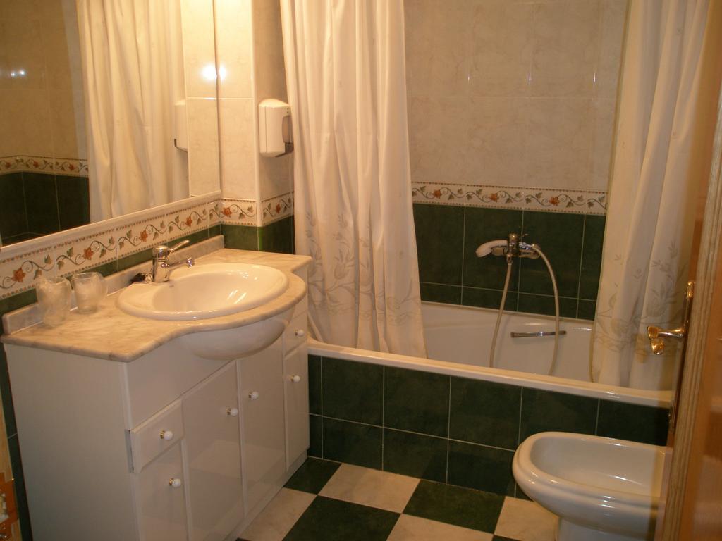 Hostal Los Rosales Alcaraz Habitación foto