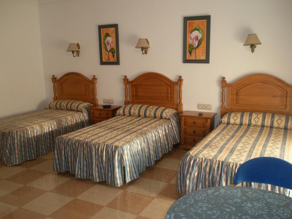 Hostal Los Rosales Alcaraz Habitación foto
